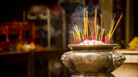 The Role of Incense in Hindu Pujas and Daily Worship